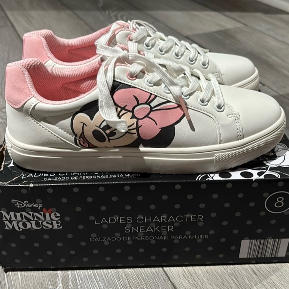 Disney Women’s Minnie Mouse Sneakers NIB Size 8